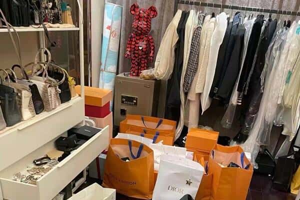 威海回收一线品牌衣服